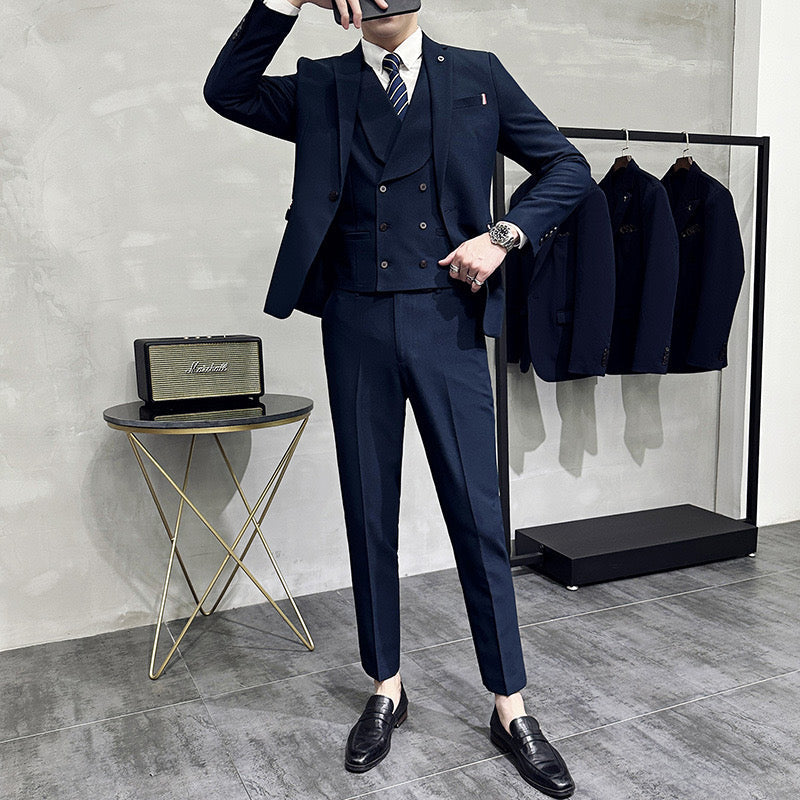 Anspruchsvoller Business-Anzug für Männer mit Weste, Blazer und Hose