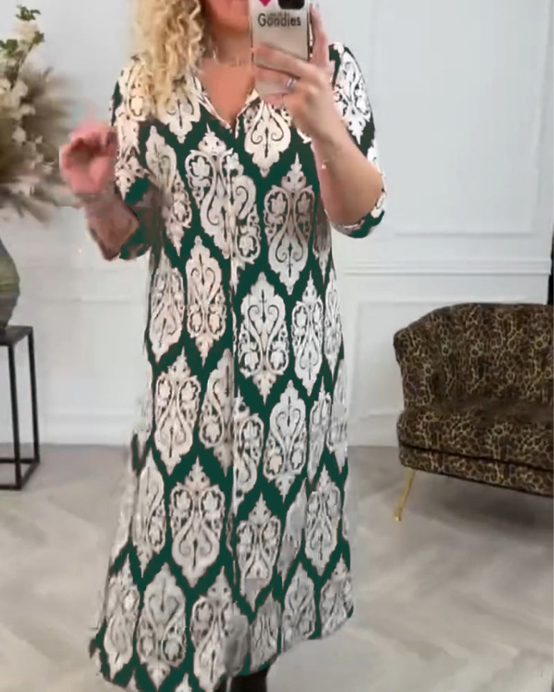 Kleid mit Hemdkragen und Seitenschlitz