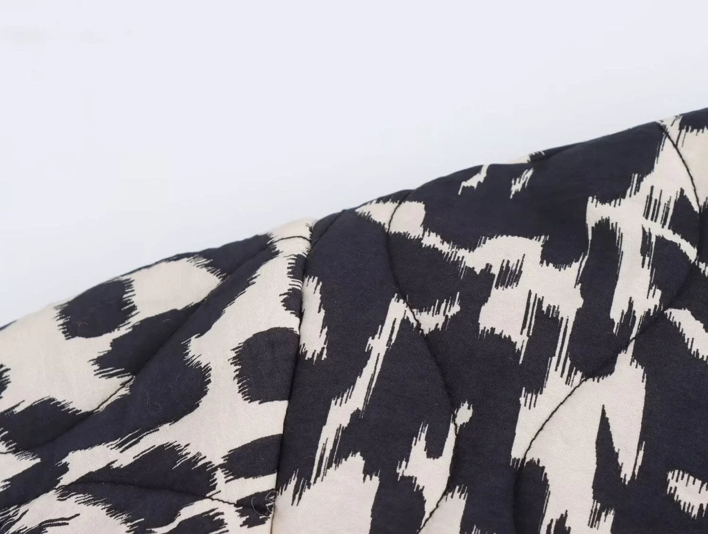 Damen - Jacke - Schlangenhautdruck - Knopfleiste Langarm - Winter