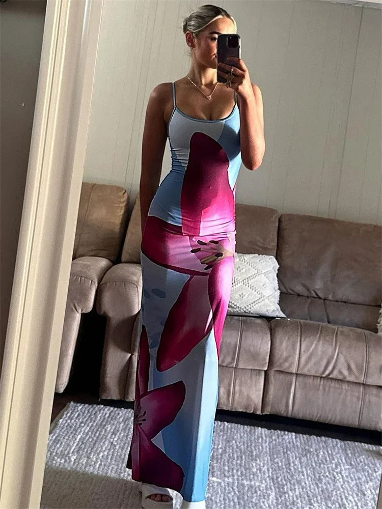 Sommerkleid mit Spaghetti-Trägern und Blumenmuster