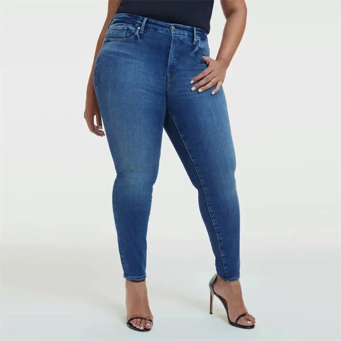 Katrin Hose mit figurbetonter Passform und Bauchansatz