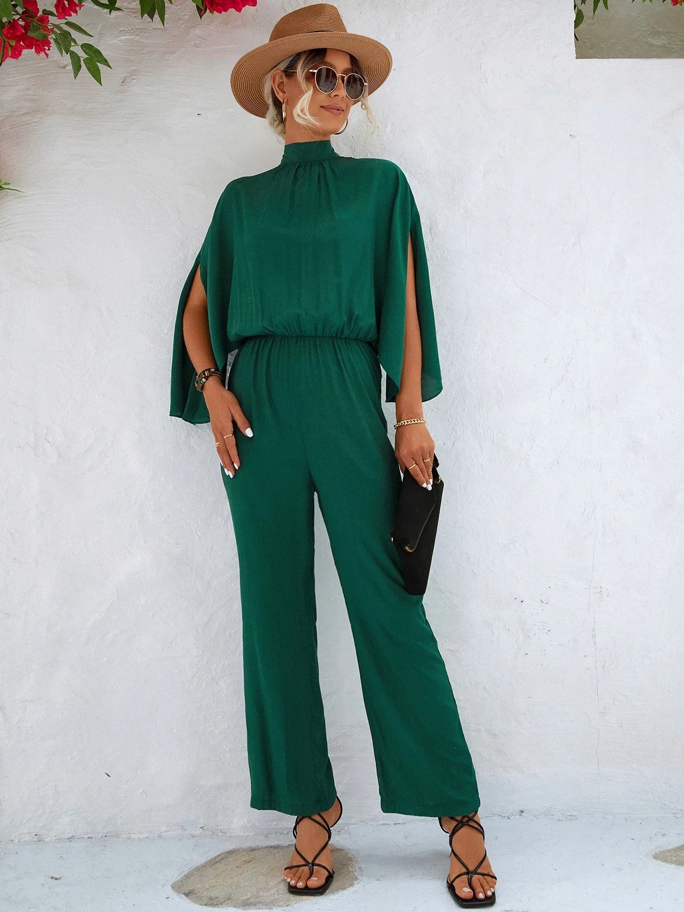 Eleganter Jumpsuit mit offenen Ärmeln und formellem Stehkragen