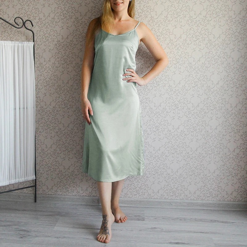 Elegantes rückenfreies Sommerkleid mit V-Ausschnitt