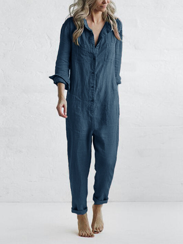 Einteiliger Jumpsuit mit langen Ärmeln und halbem Knopf vorne