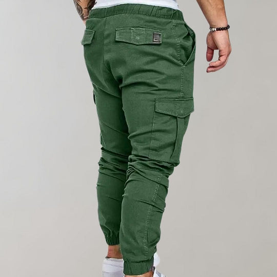 Taillierte stylische Cargo-Hose mit mehreren Taschen