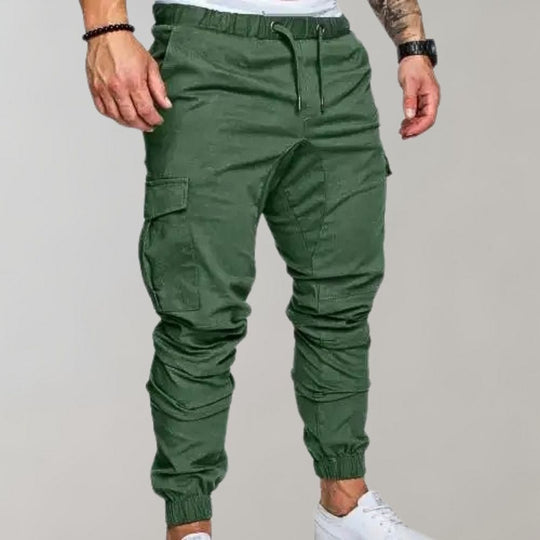 Taillierte stylische Cargo-Hose mit mehreren Taschen