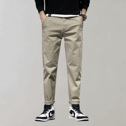 Bequeme stilvolle Chino-Hose mit einfarbigem Design