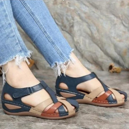 Frauen - Flache Sandalen im Vintage-Stil - Sommer