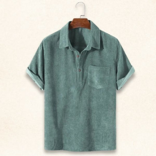 Klassisches einfarbiges Curduroy Poloshirt perfekt für einen stilvollen Sommerlook
