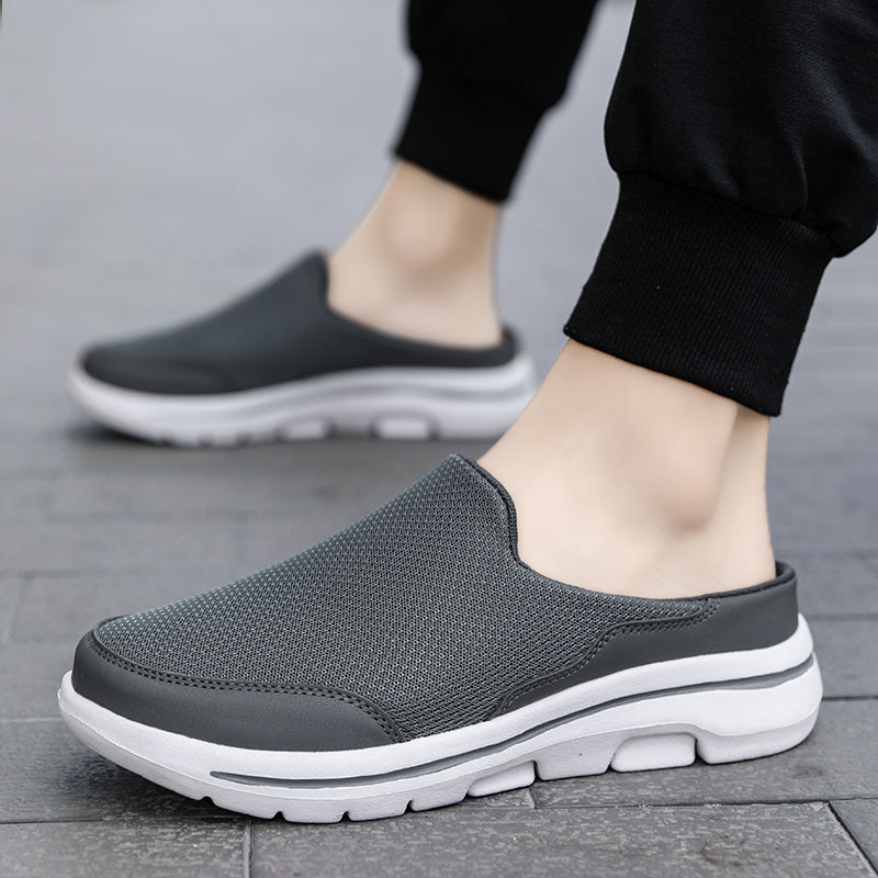 Sportliche Sandale für Herren, die atmungsaktiven Komfort und guten Halt bietet.