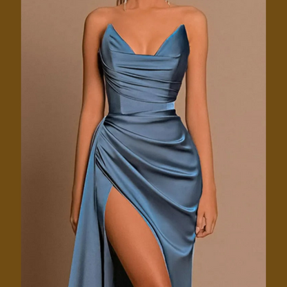 Maja Schwarz Blau Satin Maxikleid mit langem Schlitz