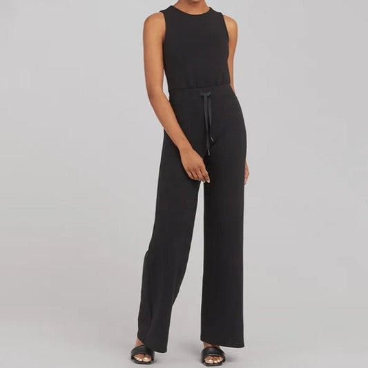 Schlichter taillierter Jumpsuit für sommerliches Flair