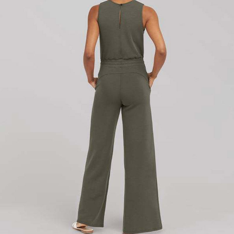 Schlichter taillierter Jumpsuit für sommerliches Flair