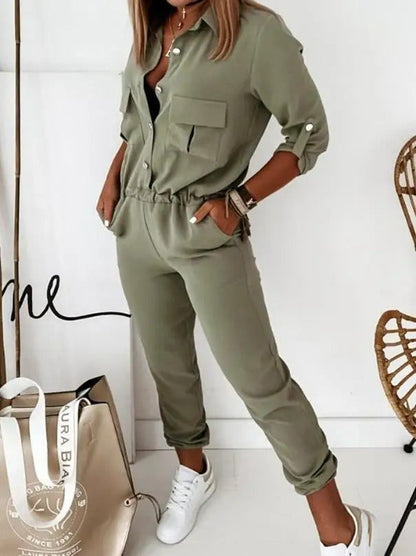 Sportlich inspirierter Jumpsuit mit geknöpftem Revers und schmaler Hose