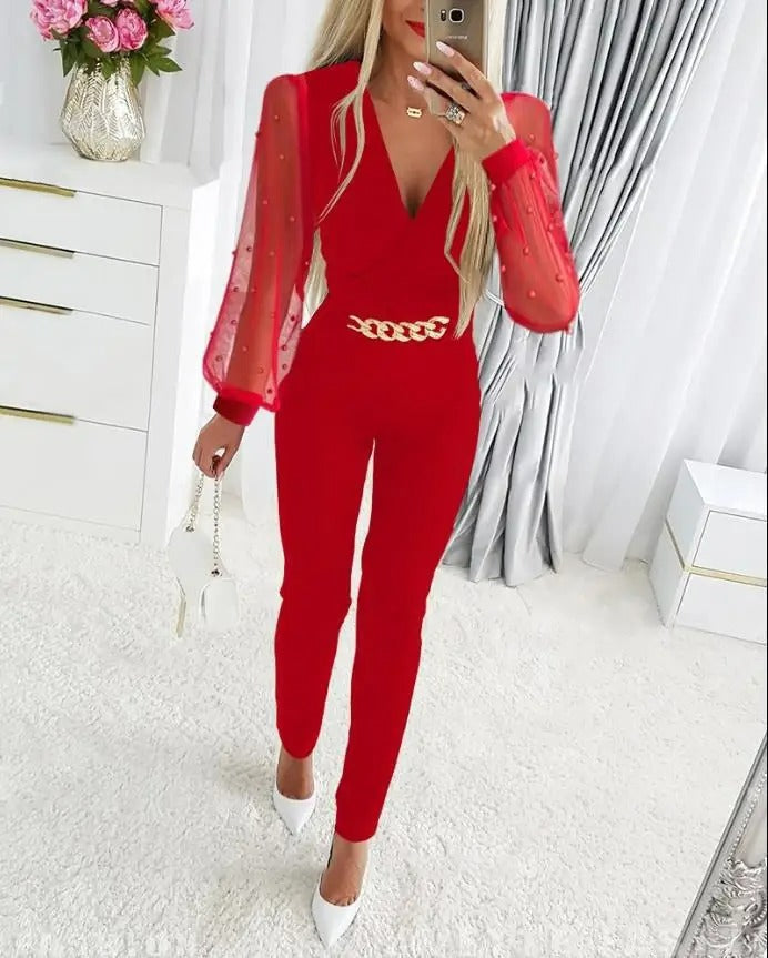 Stylischer Jumpsuit mit schmalen transparenten Ärmeln und Hohlraumdruck