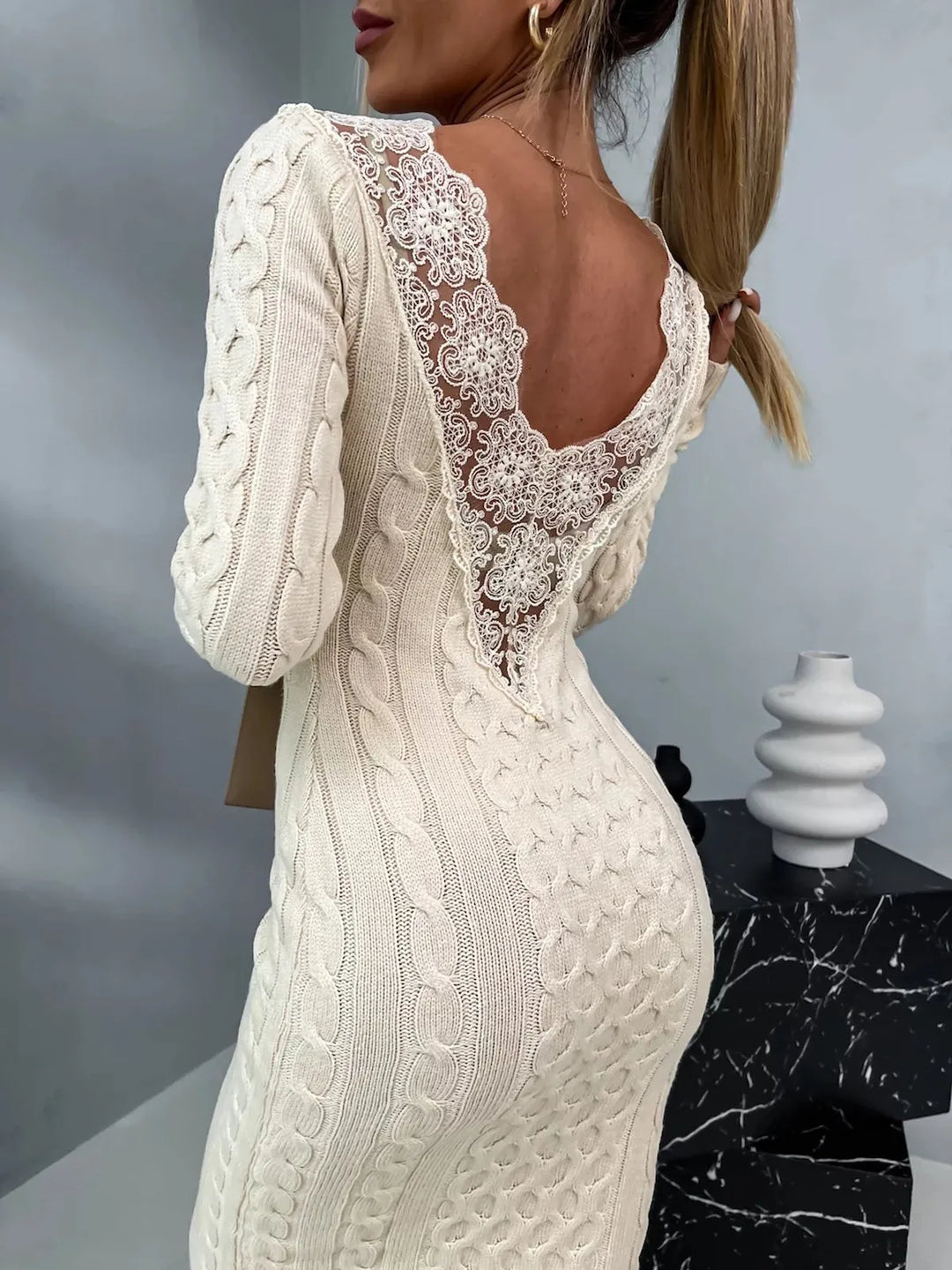 Jana™ - Elegantes Pulloverkleid mit Spitze am Rücken