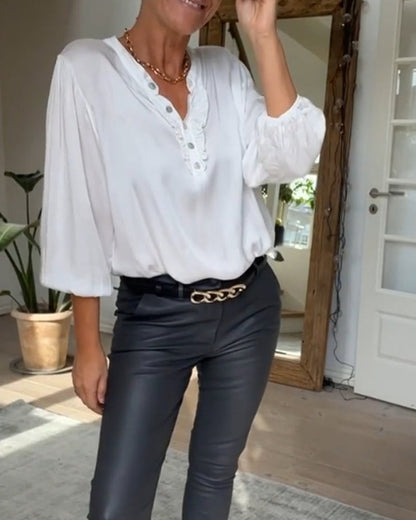 Lovisa™️ Elegant blus med knappar och V-ringning